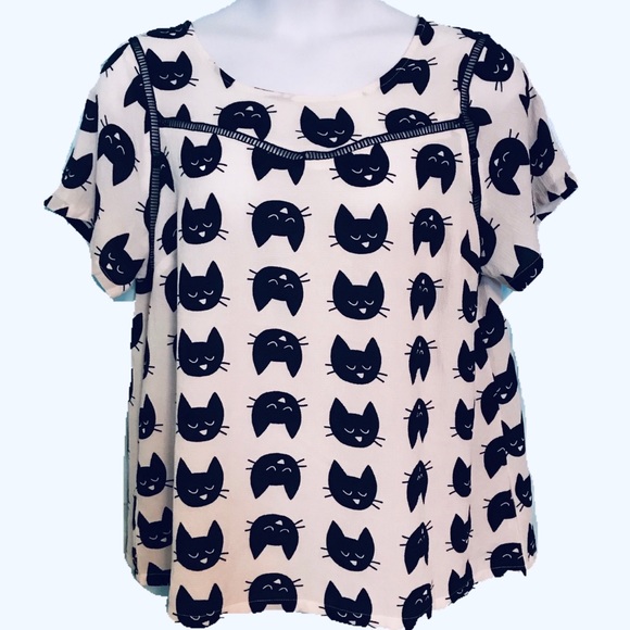 meraki Tops - ✨HP✨ Cat Blouse